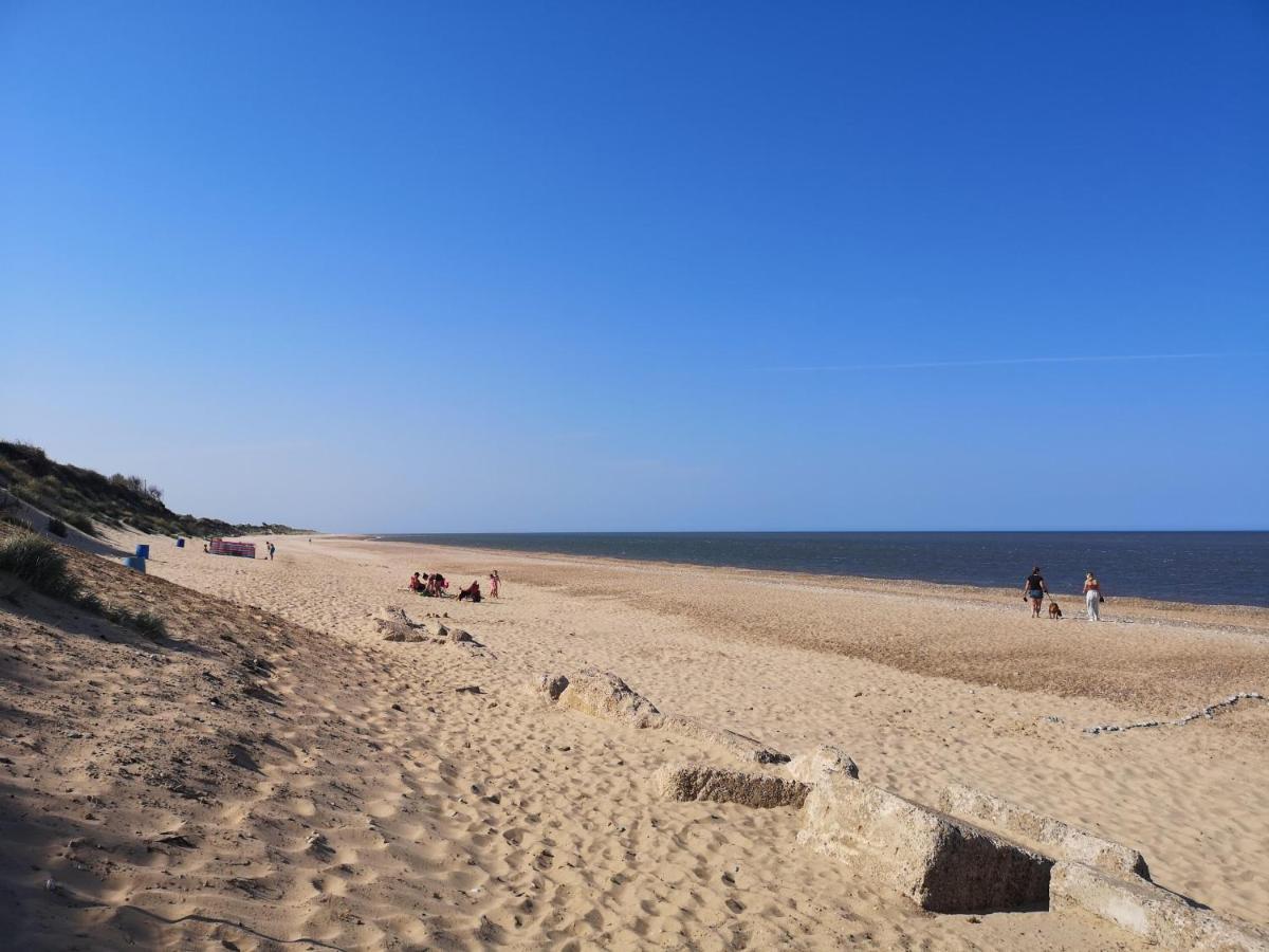 Homely Caravan Just A Short Walk To Hembsy Beach In Norfolk Ref 00036Ba Hemsby Exterior photo